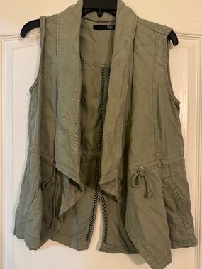 Max Jeans green utility vest